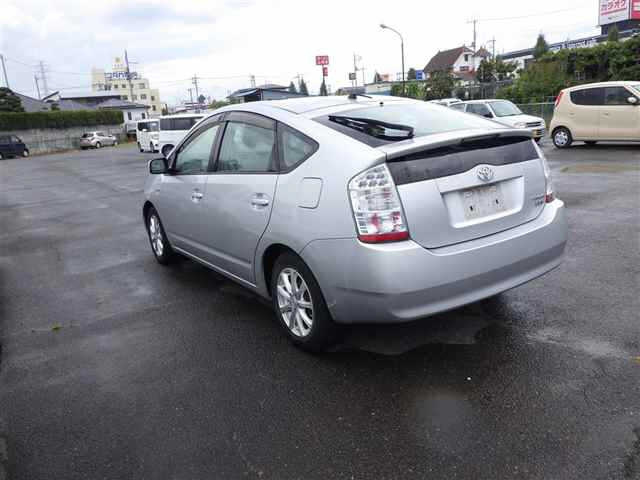 TOYOTA PRIUS 2011