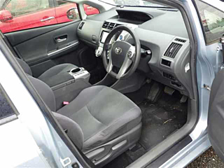 TOYOTA PRIUS ALPHA 2012
