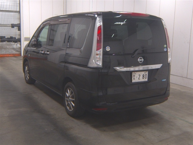 NISSAN SERENA 2011