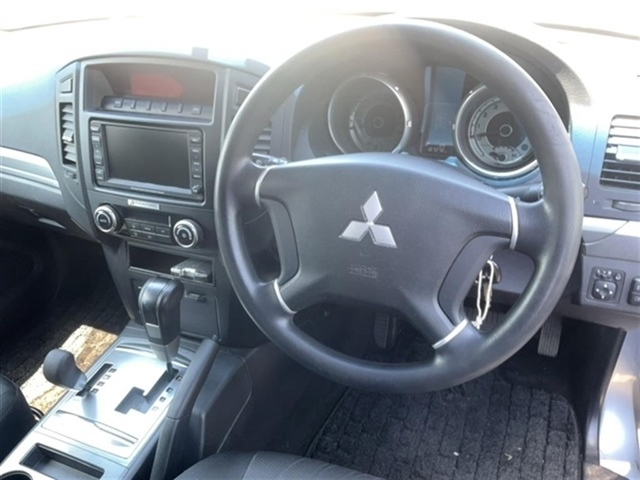 MITSUBISHI PAJERO 2008