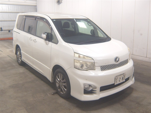 TOYOTA VOXY 2012
