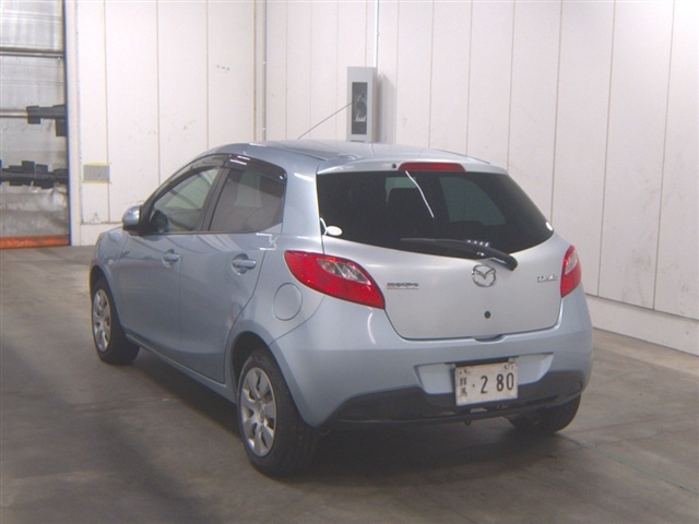 MAZDA DEMIO 2010