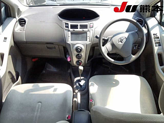 TOYOTA VITZ 2009