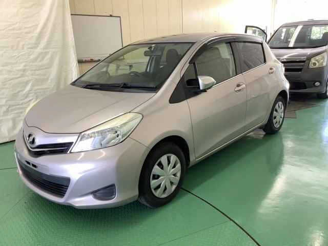 TOYOTA VITZ 2012