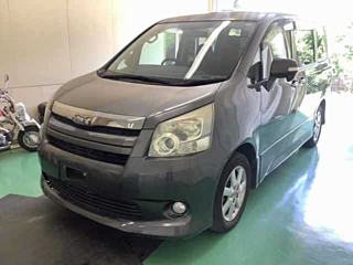 TOYOTA NOAH 2008