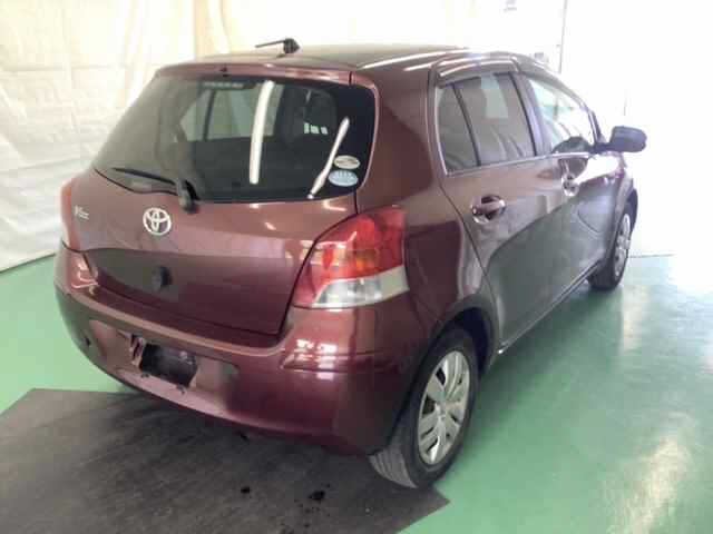 TOYOTA VITZ 2010