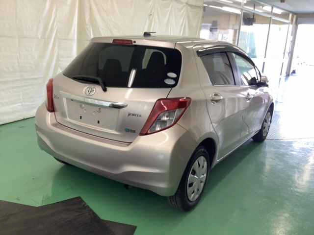 TOYOTA VITZ 2012