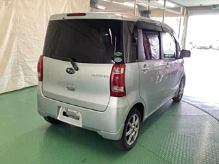 SUBARU LUCRA 2013
