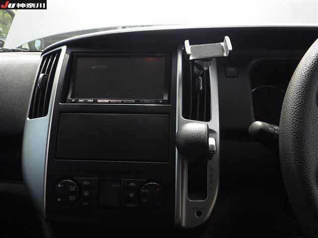 NISSAN SERENA 2010