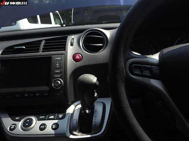 HONDA STREAM 2012