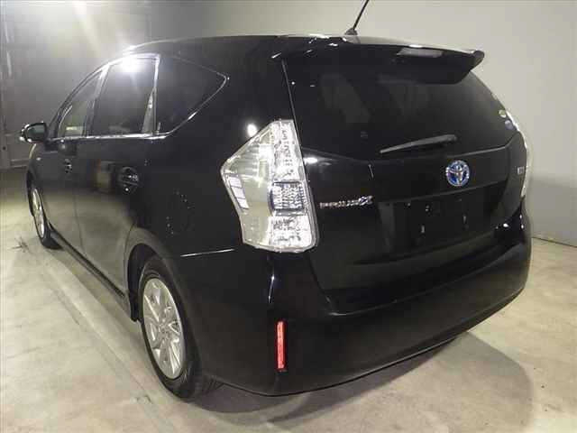 TOYOTA PRIUS ALPHA 2012