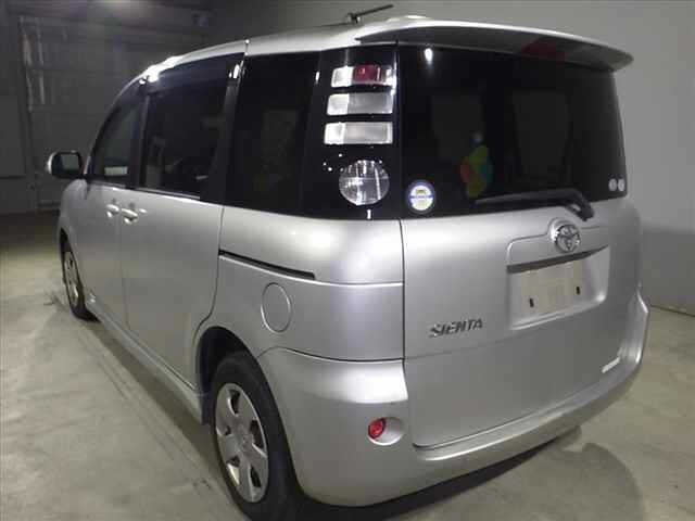 TOYOTA SIENTA 2008
