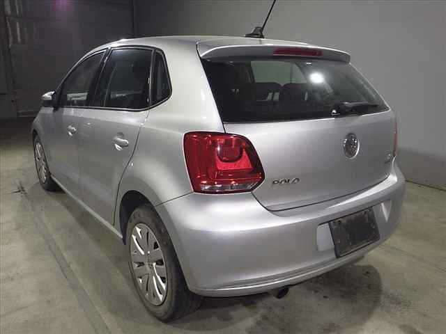 VOLKSWAGEN POLO 2012