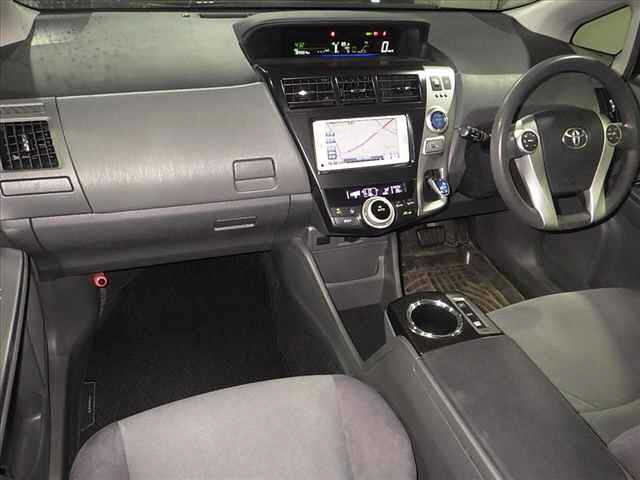 TOYOTA PRIUS ALPHA 2012
