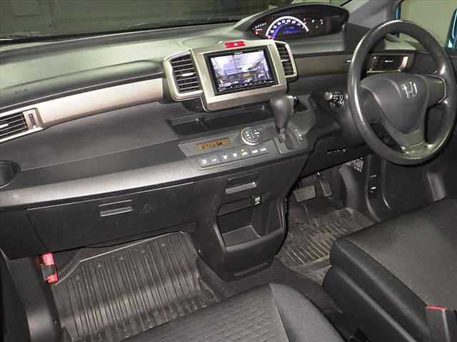 HONDA FREED 2012