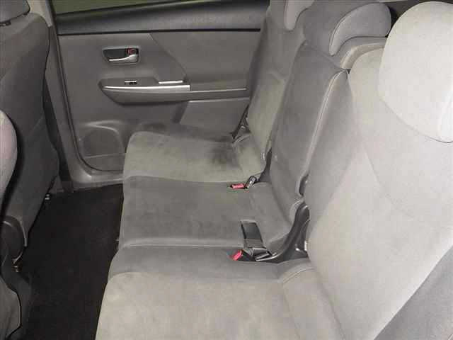 TOYOTA PRIUS ALPHA 2012