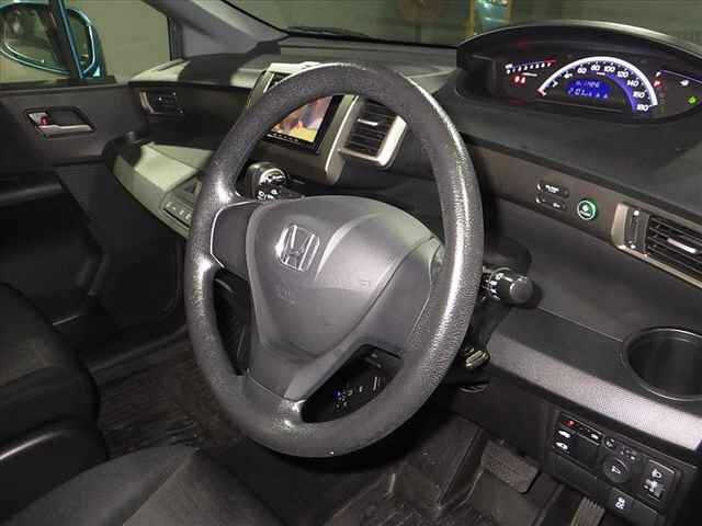 HONDA FREED 2012