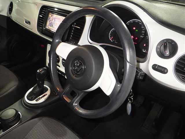VOLKSWAGEN THE BEETLE 2014