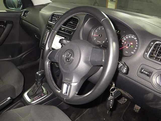 VOLKSWAGEN POLO 2012