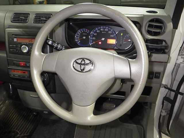 TOYOTA PIXIS SPACE 2012