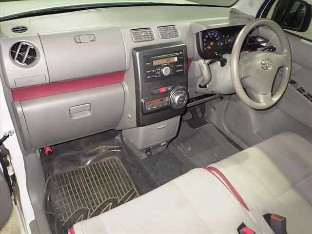 TOYOTA PIXIS SPACE 2012
