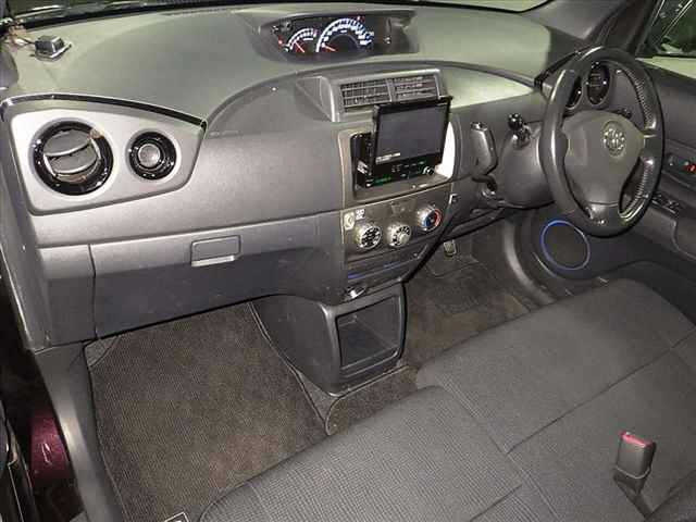 TOYOTA BB 2010