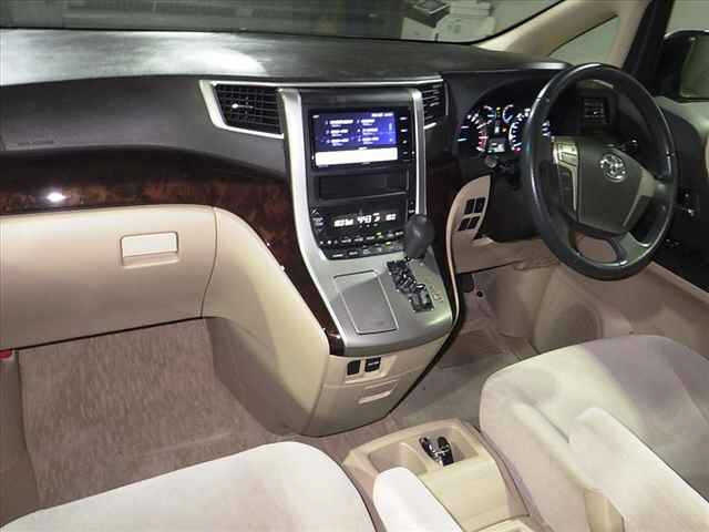 TOYOTA ALPHARD 2015