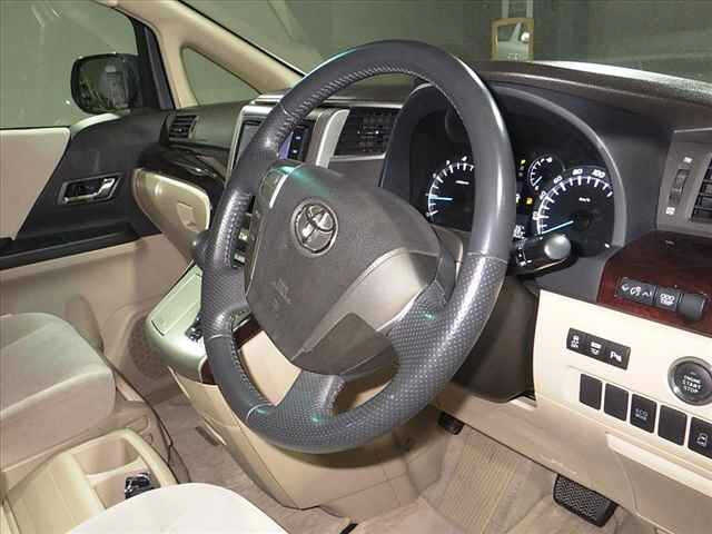 TOYOTA ALPHARD 2015