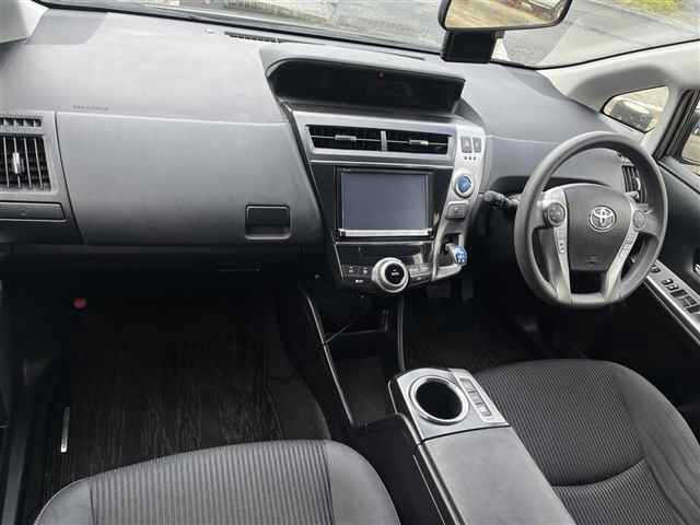 TOYOTA PRIUS ALPHA 2016