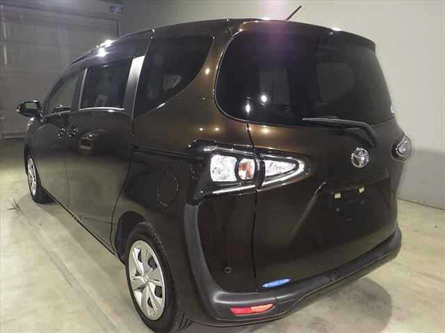 TOYOTA SIENTA 2018