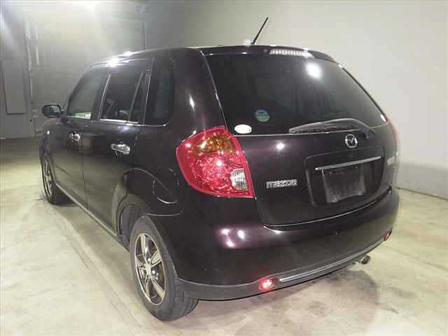 MAZDA VERISA 2009