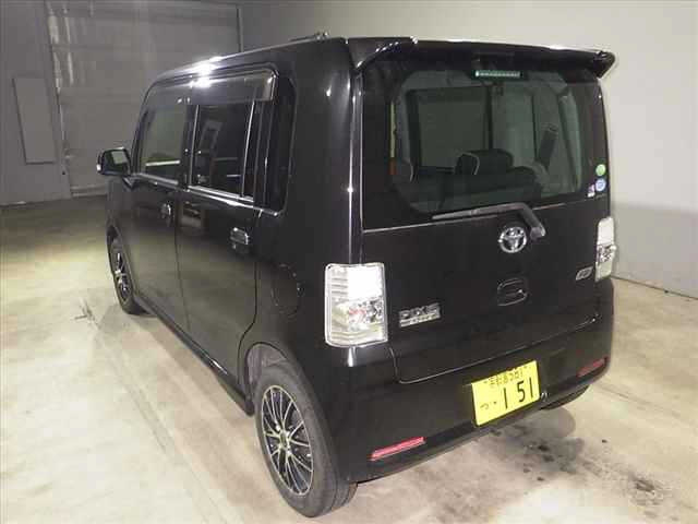 TOYOTA PIXIS SPACE 2013
