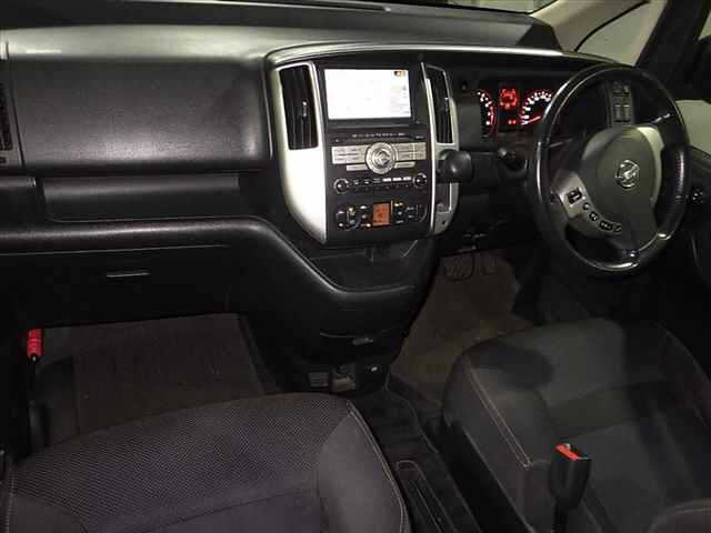 NISSAN SERENA 2009