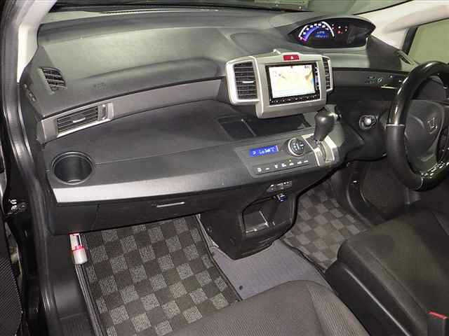 HONDA FREED 2015