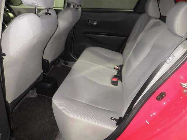 TOYOTA VITZ 2011