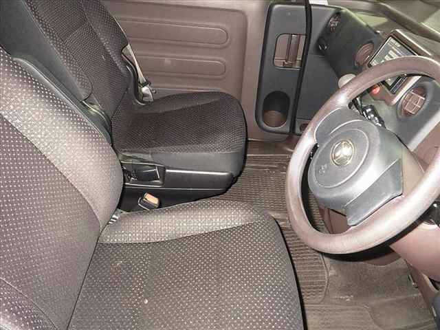 TOYOTA SPADE 2013