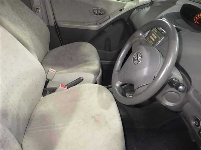 TOYOTA VITZ 2009