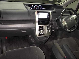 TOYOTA VOXY 2008