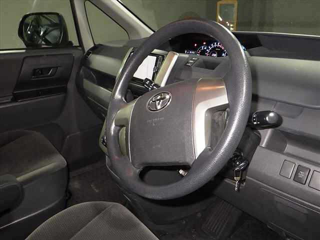 TOYOTA VOXY 2008