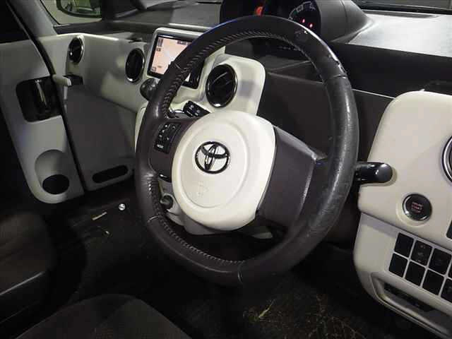 TOYOTA PORTE 2015