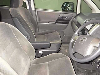 TOYOTA VOXY 2008