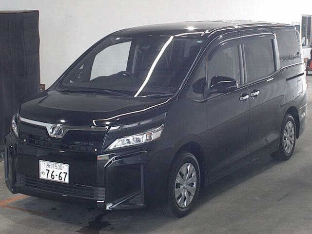 TOYOTA VOXY 2018