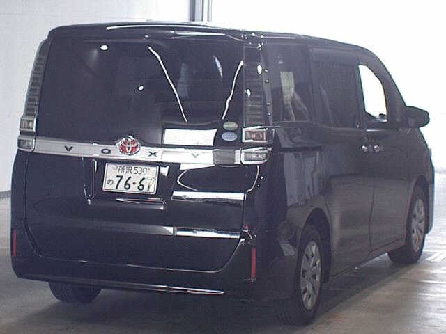 TOYOTA VOXY 2018