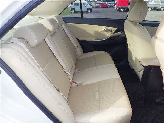 TOYOTA PREMIO 2016