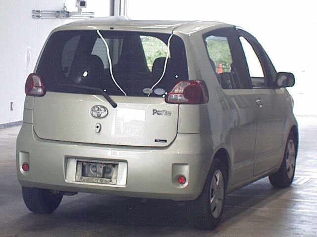 TOYOTA PORTE 2011