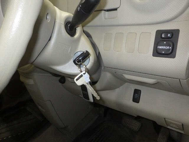 TOYOTA PORTE 2011