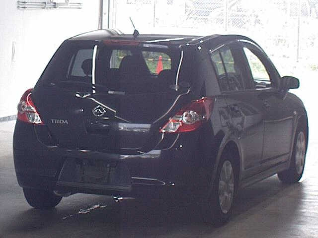 NISSAN TIIDA 2010