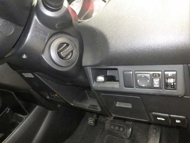 NISSAN TIIDA 2010