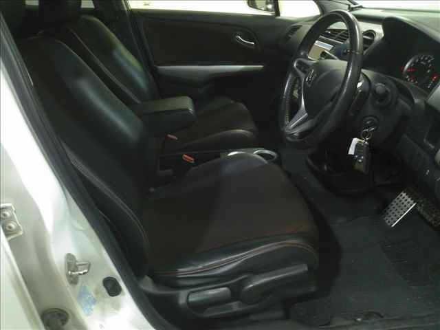 HONDA STREAM 2013