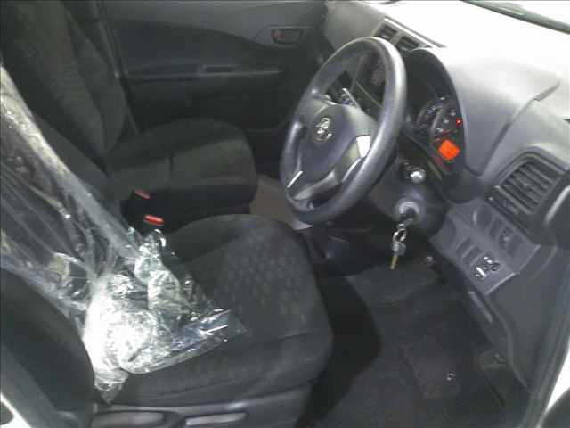 TOYOTA RACTIS 2011